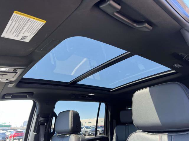 Used 2025 Chevrolet Suburban RST w/ Comfort Package image 23