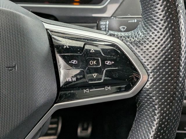 Used 2022 Volkswagen Tiguan SE R-Line image 26