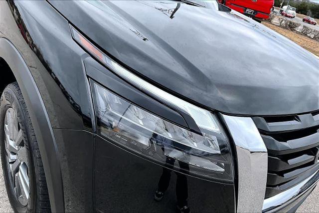 Certified 2025 Nissan Pathfinder SV image 28