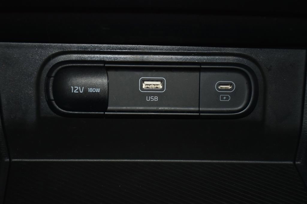 Used 2025 Kia Sportage LX image 21