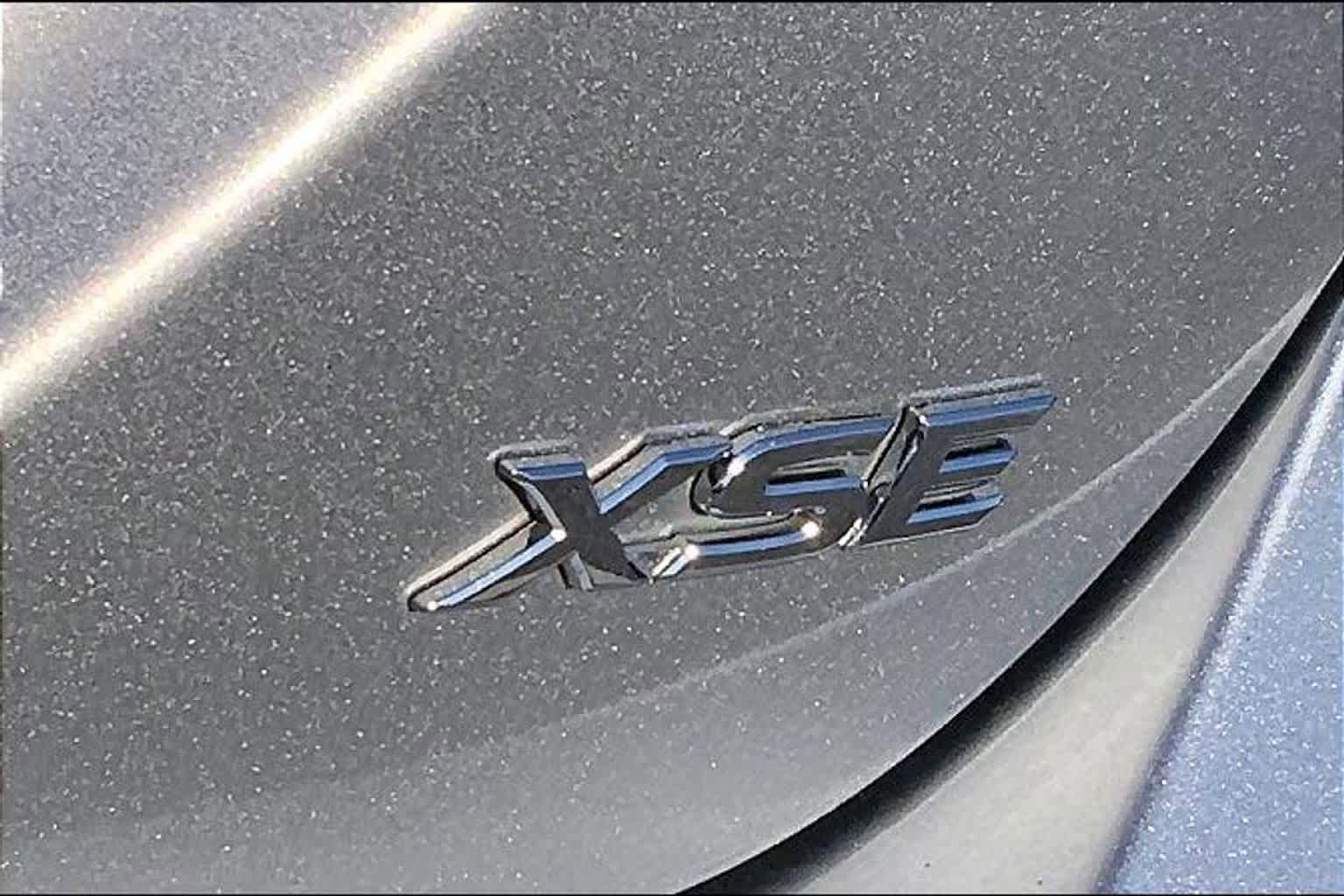 Used 2022 Toyota Camry XSE FWD image 10