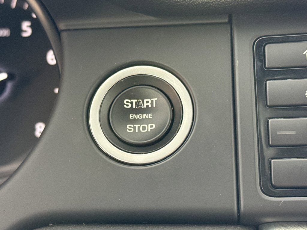Used 2019 Land Rover Discovery Sport SE AWD/4WD image 39