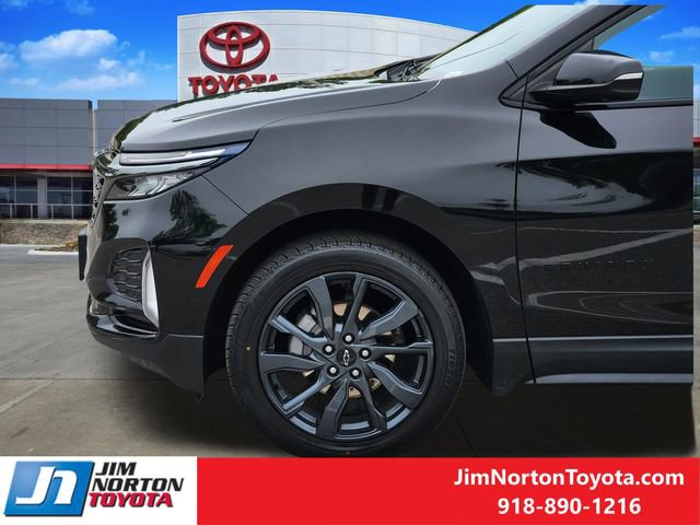 Used 2022 Chevrolet Equinox RS w/ RS Leather Package FWD image 9