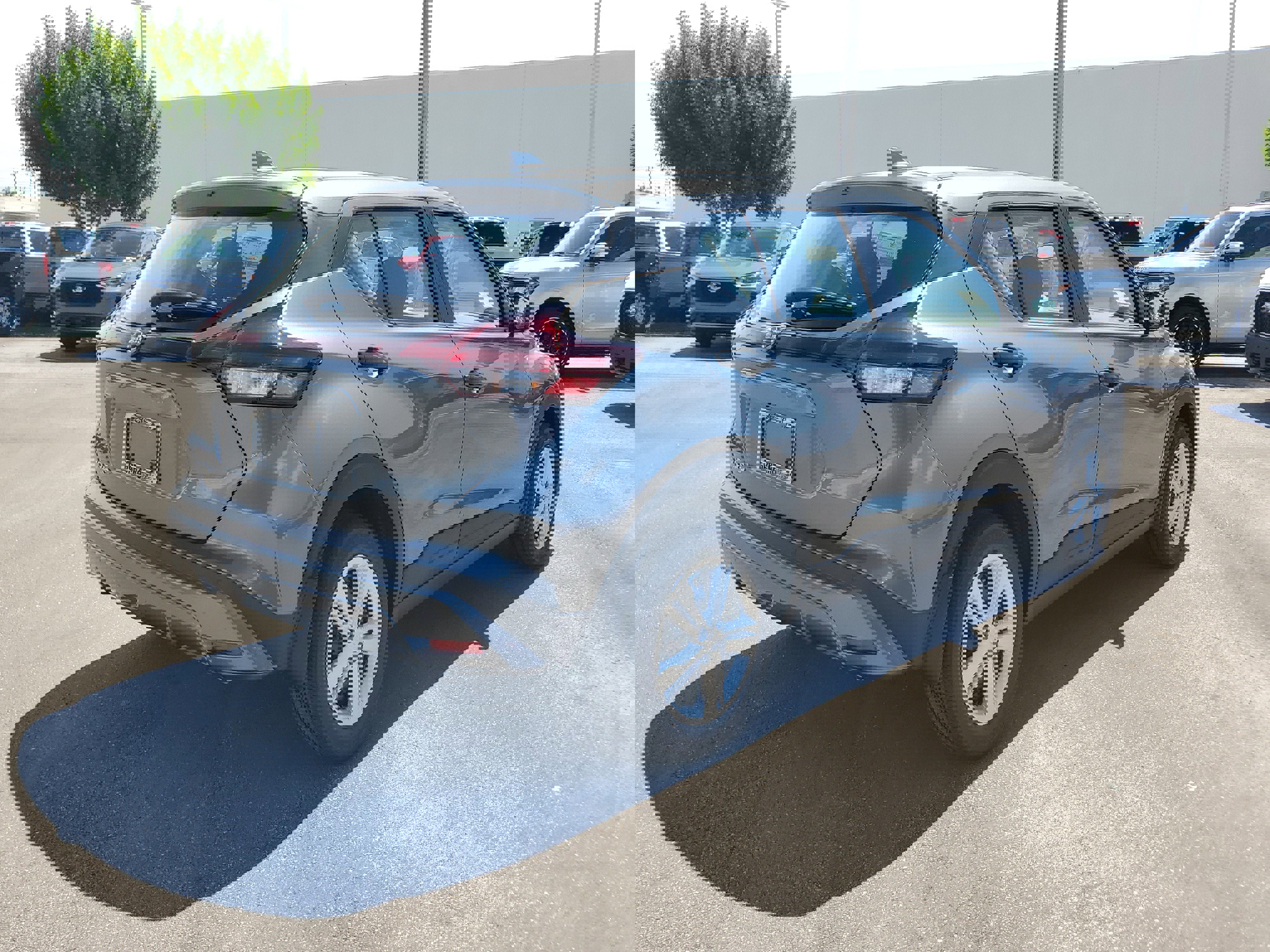 New 2025 Nissan Kicks S image 4