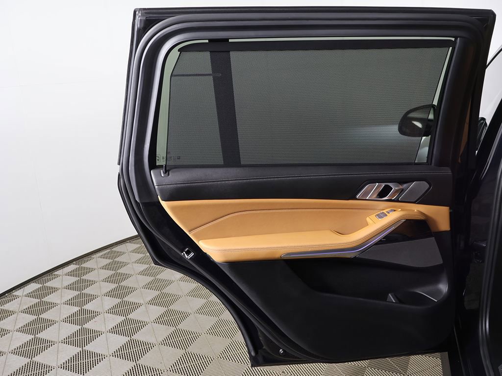 Used 2024 BMW X7 xDrive40i w/ M Sport Package image 28