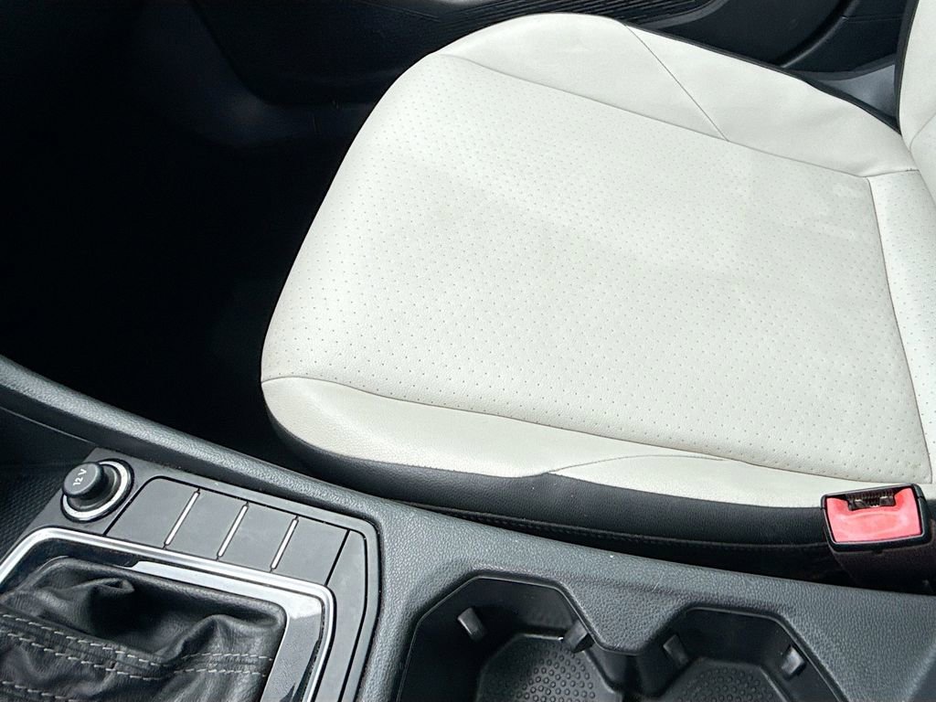 Used 2020 Volkswagen Jetta R-Line image 18