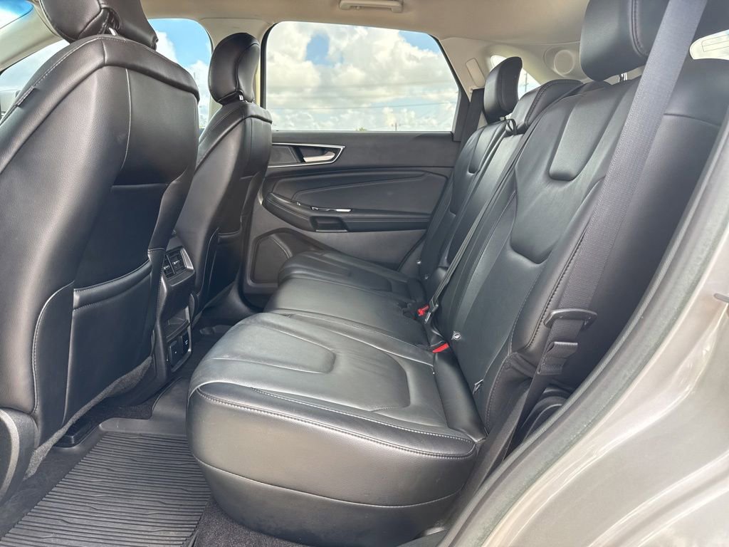 Used 2019 Ford Edge Titanium FWD image 9