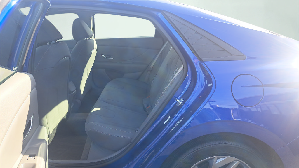 Used 2024 Hyundai Elantra SEL FWD image 24