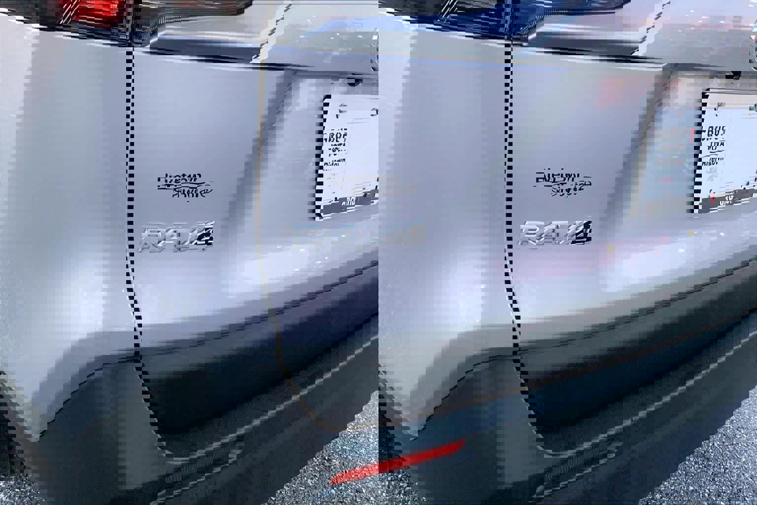 Used 2024 Toyota RAV4 LE image 30