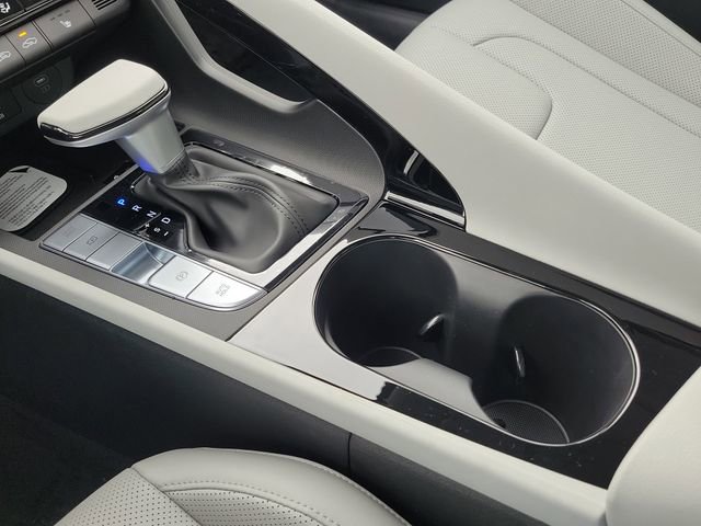 Used 2026 Hyundai Elantra Limited image 14