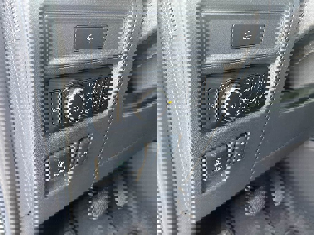 New 2026 Ford F150 Lariat w/ Equipment Group 502A High image 10