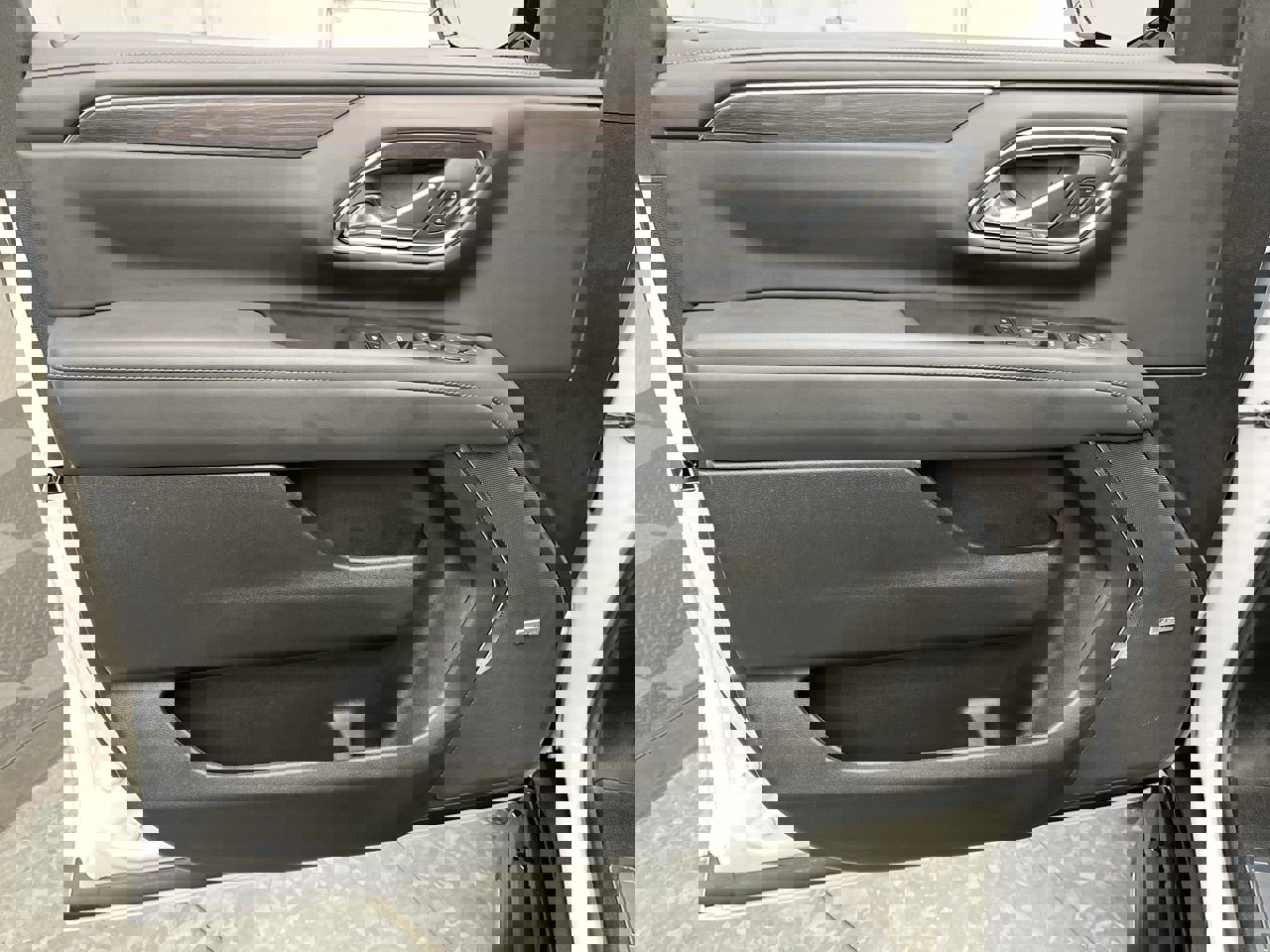 Certified 2024 Chevrolet Tahoe LT w/ LT Signature Package image 9