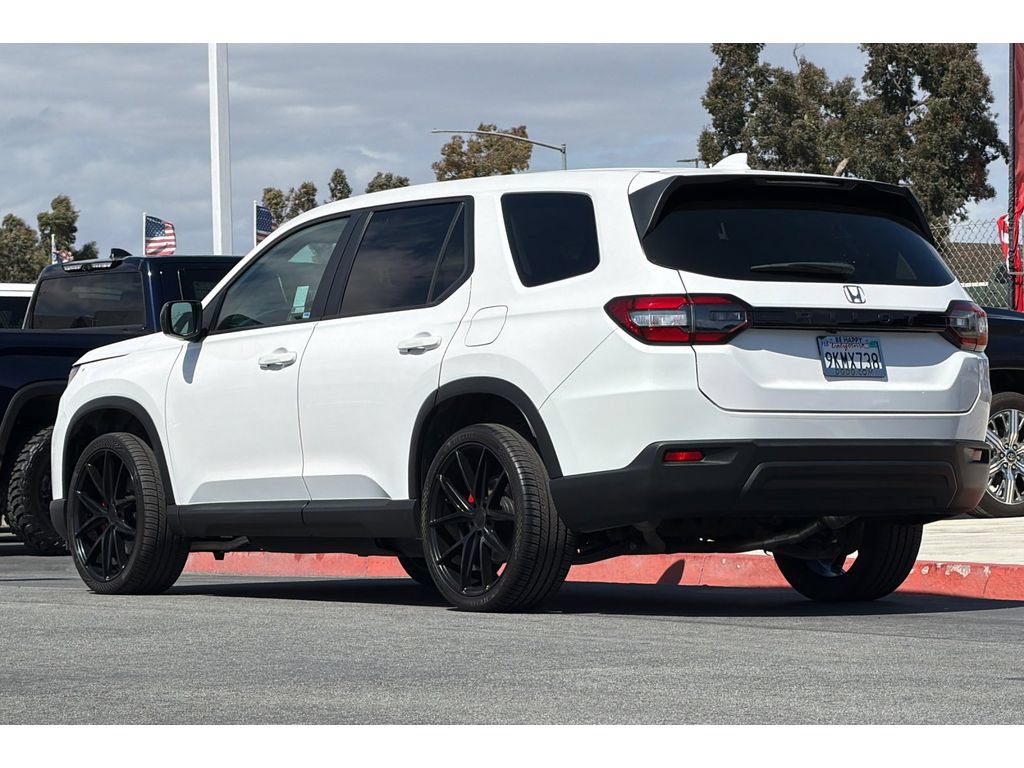 Used 2024 Honda Pilot LX image 6