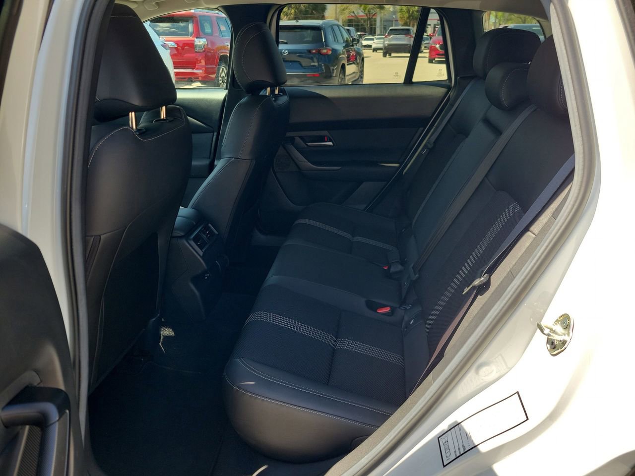 Used 2025 MAZDA CX-50 AWD 2.5 S w/ Premium Package image 11