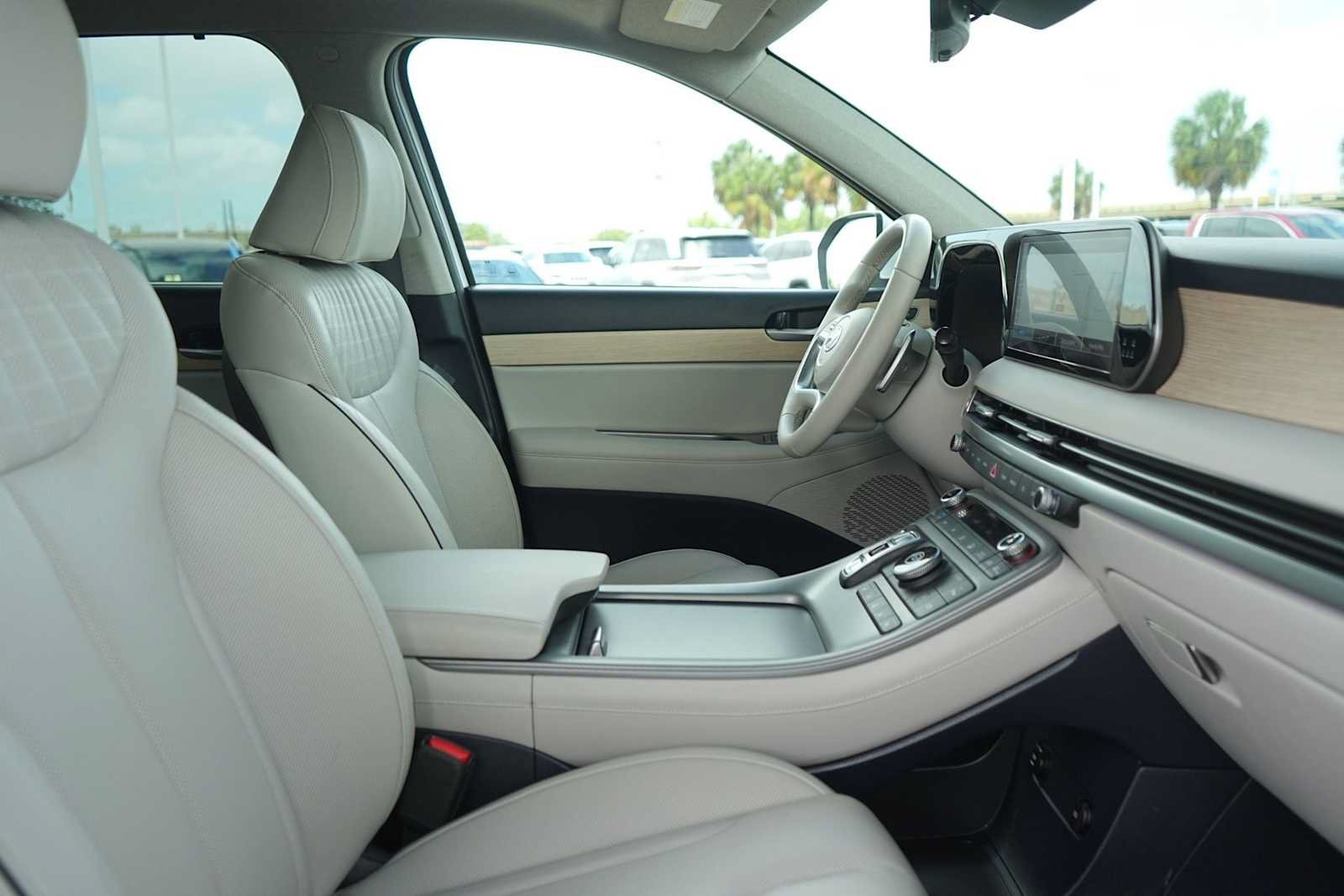 Used 2024 Hyundai Palisade Limited FWD image 15