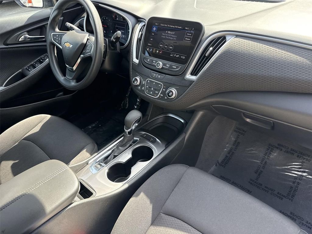 Used 2025 Chevrolet Malibu LT FWD image 25
