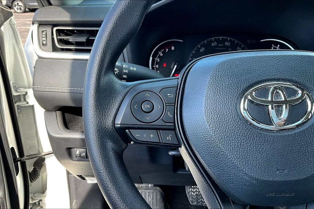 Used 2024 Toyota RAV4 LE AWD/4WD image 10