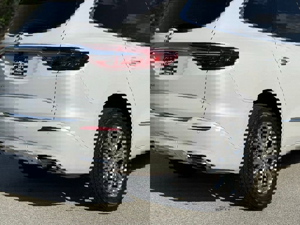 Used 2021 Buick Enclave Avenir w/ Avenir Technology Package image 14