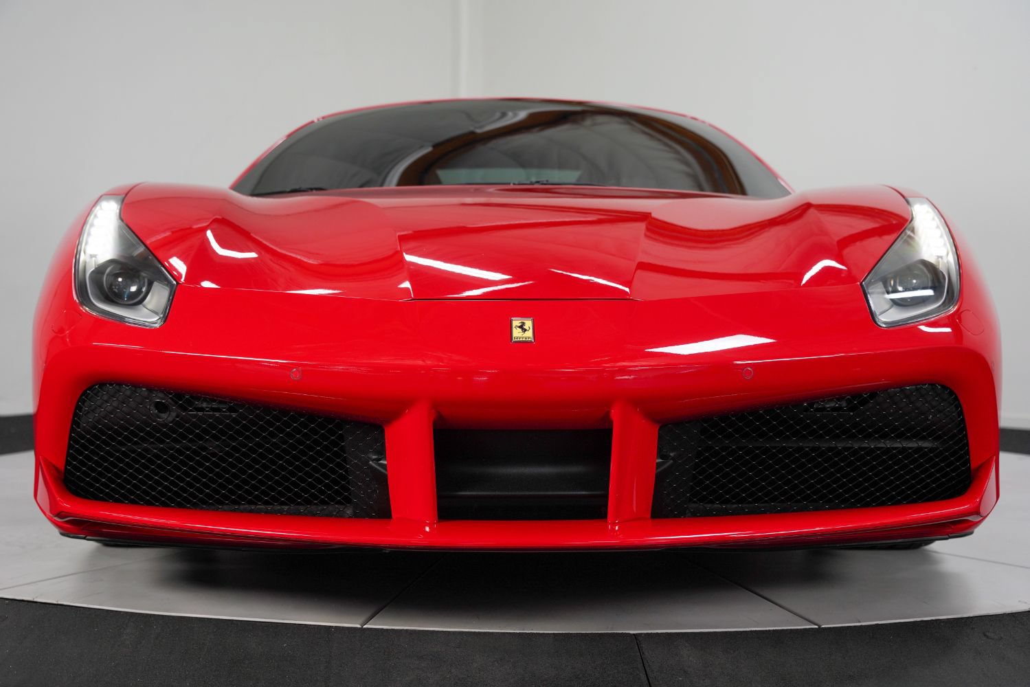 Used 2017 Ferrari 488 GTB RWD image 14