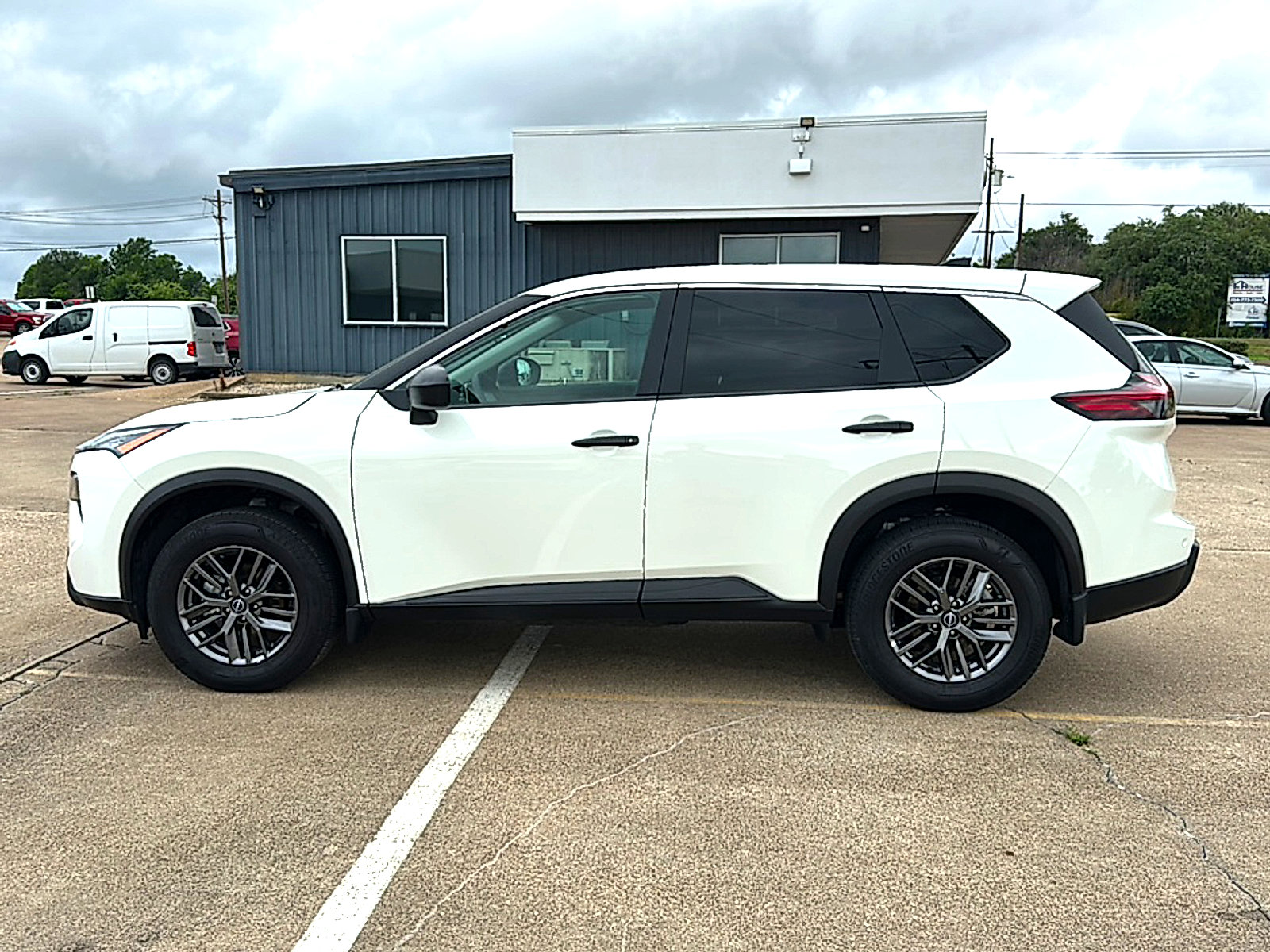 Certified 2025 Nissan Rogue S FWD image 5