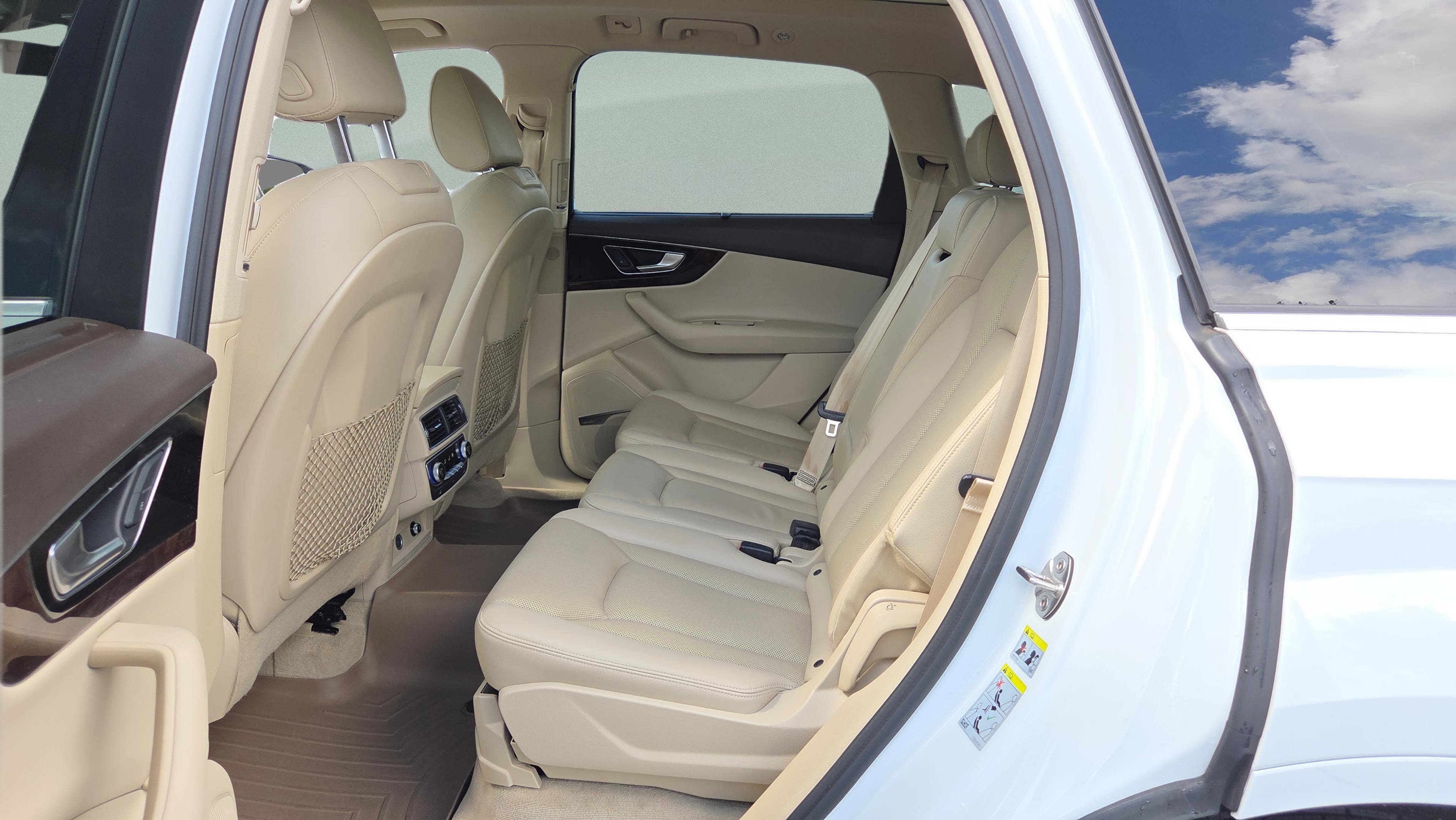 Used 2019 Audi Q7 3.0T Premium Plus w/ Premium Plus Package image 37