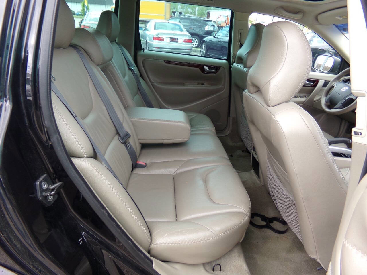 Used 2004 Volvo V70 AWD/4WD image 24