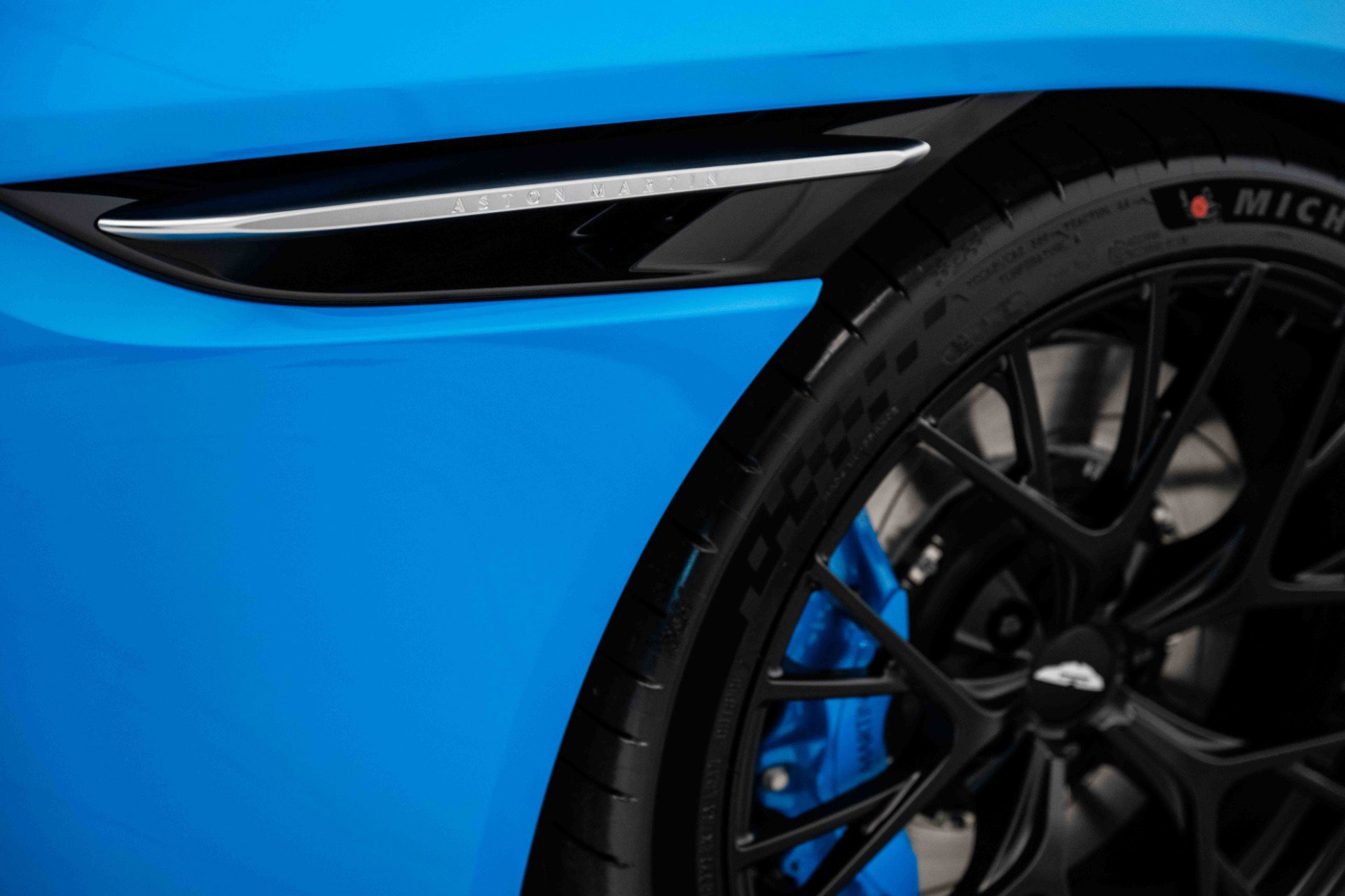 Used 2024 Aston Martin DB12 Coupe image 9