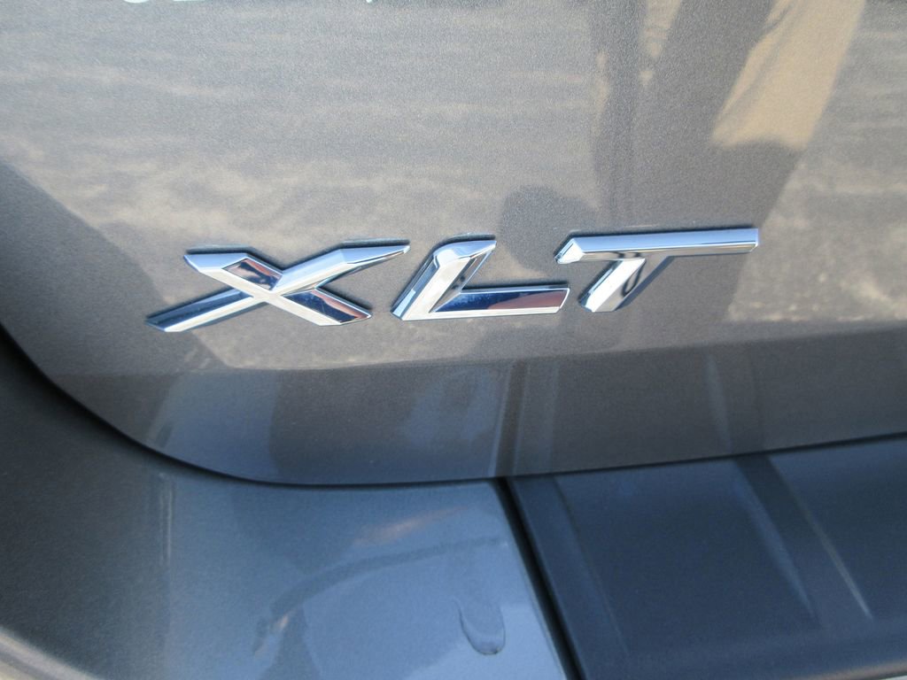 Used 2023 Ford Explorer XLT w/ Equipment Group 202A AWD/4WD image 12