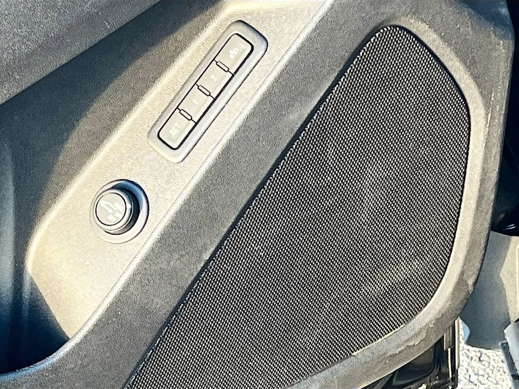 Used 2024 Chevrolet Equinox Premier image 18