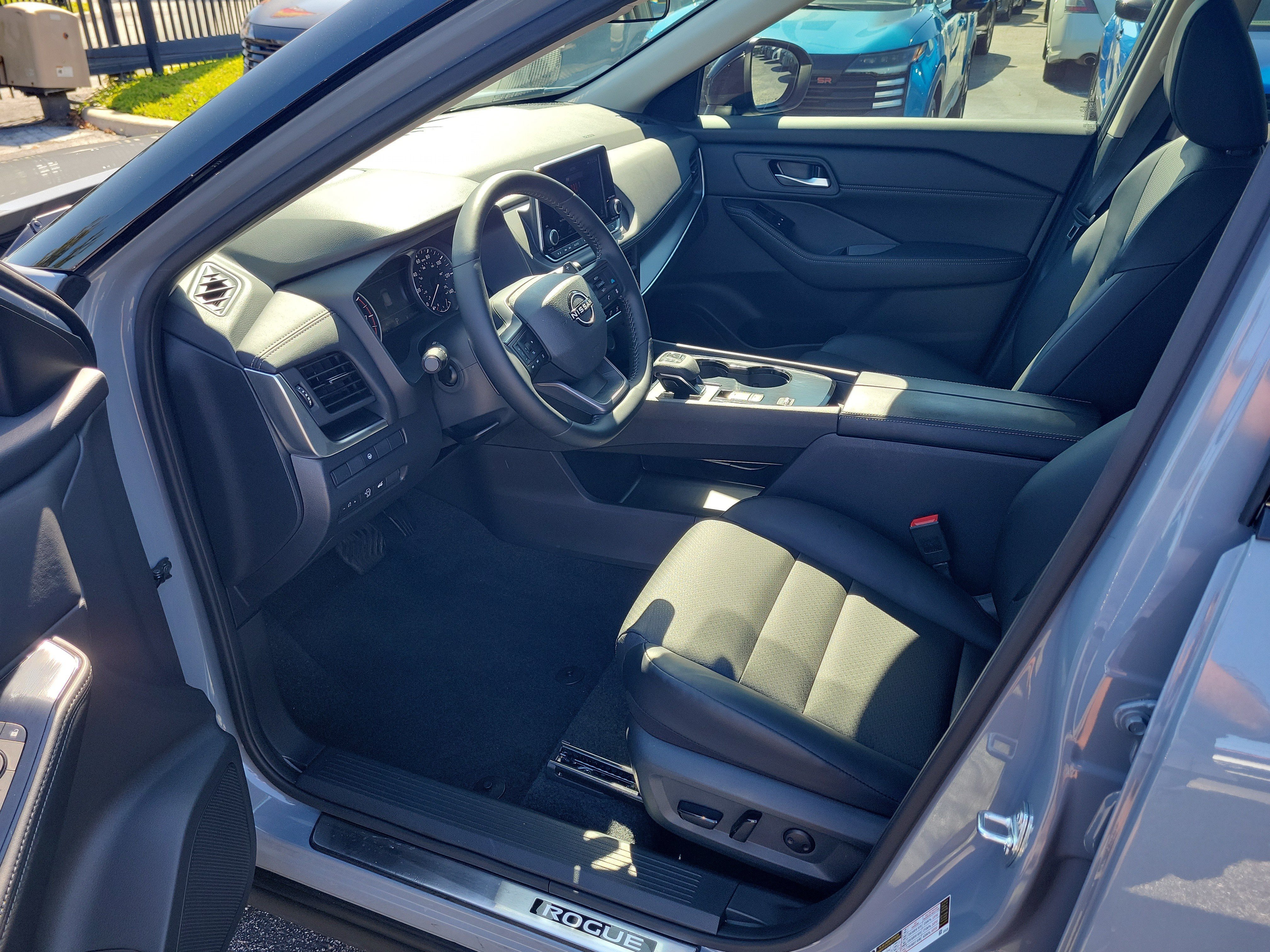 Certified 2026 Nissan Rogue Dark Armor FWD image 12