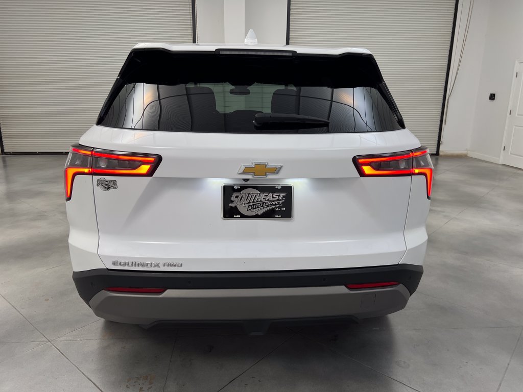 Used 2025 Chevrolet Equinox LT AWD/4WD image 8