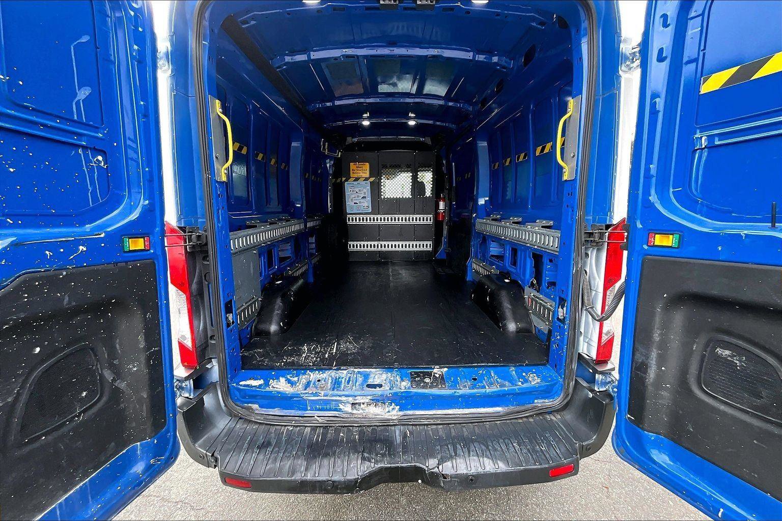 Used 2018 Ford Transit 250 148 Medium Roof RWD image 7