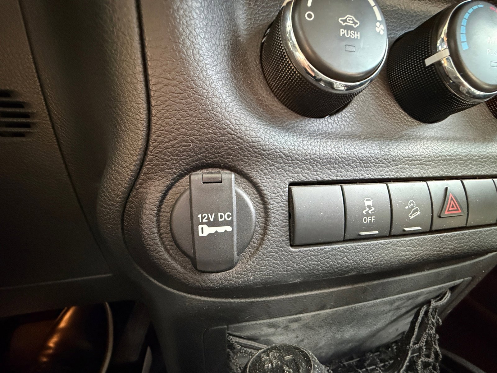 Used 2017 Jeep Wrangler Unlimited Sport w/ Connectivity Group image 31