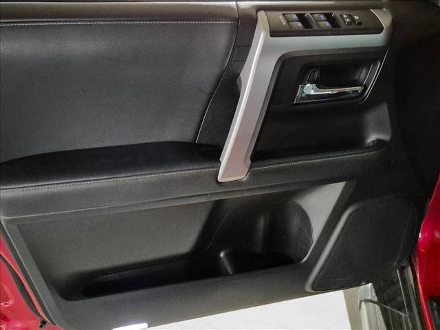 Used 2020 Toyota 4Runner SR5 Premium w/ Moonroof Package RWD image 9