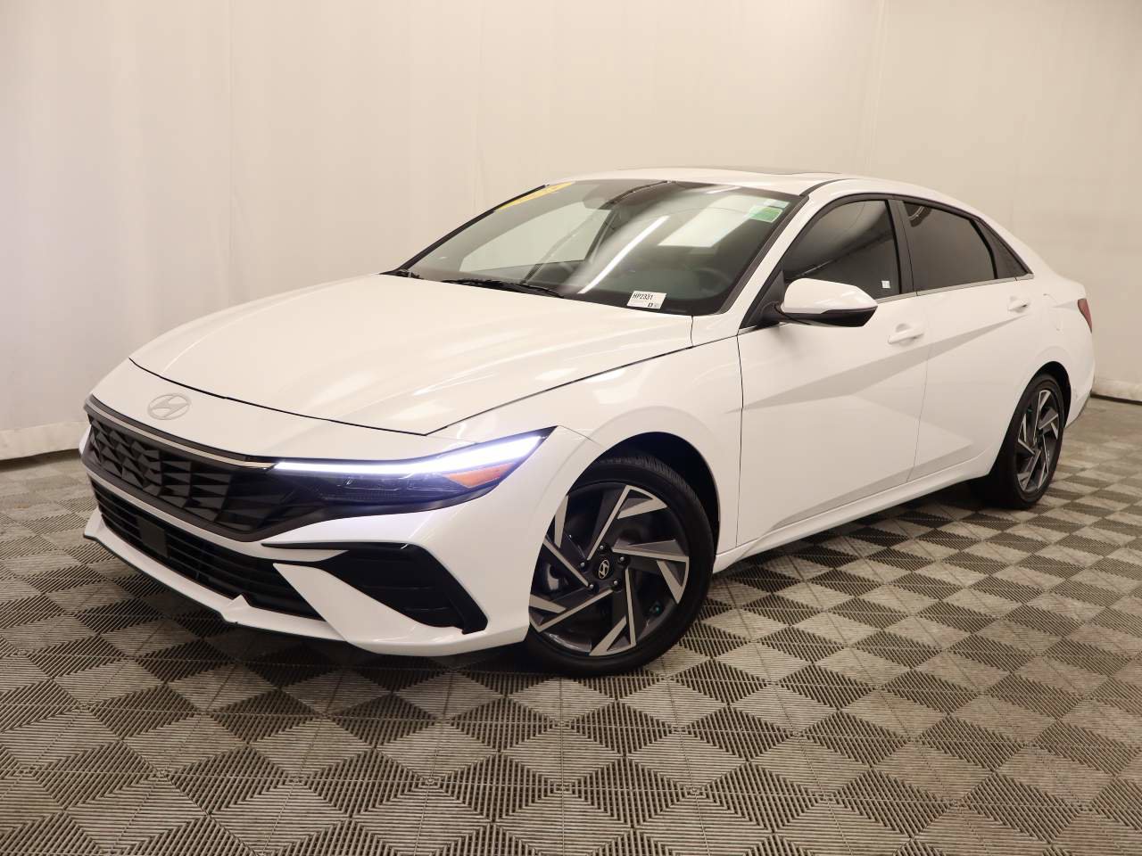 Used 2025 Hyundai Elantra Limited