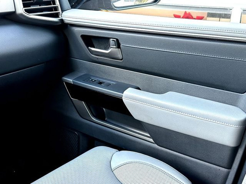 Certified 2025 Toyota Tundra Limited AWD/4WD image 27