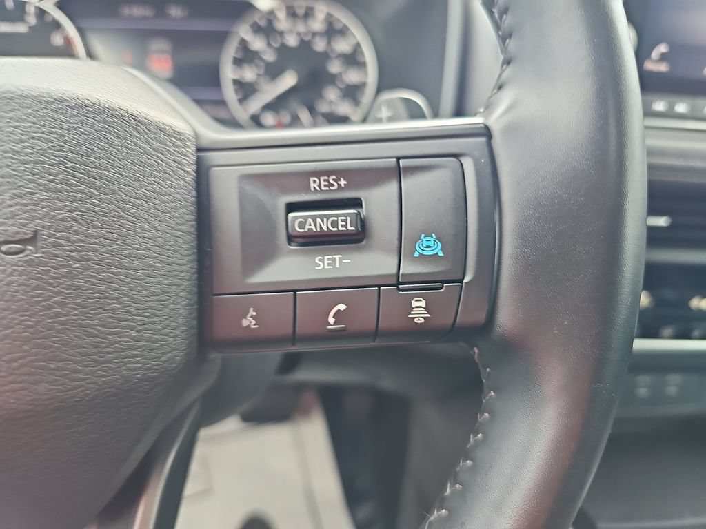 Used 2025 Nissan Rogue SV FWD image 18
