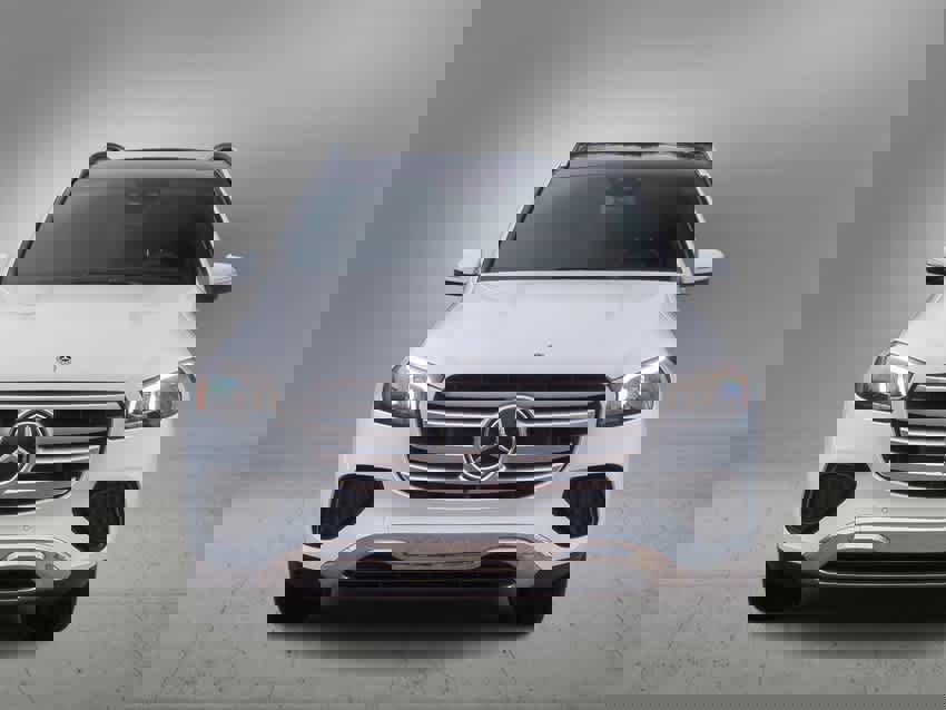 Used 2025 Mercedes-Benz GLS 450 4MATIC image 3