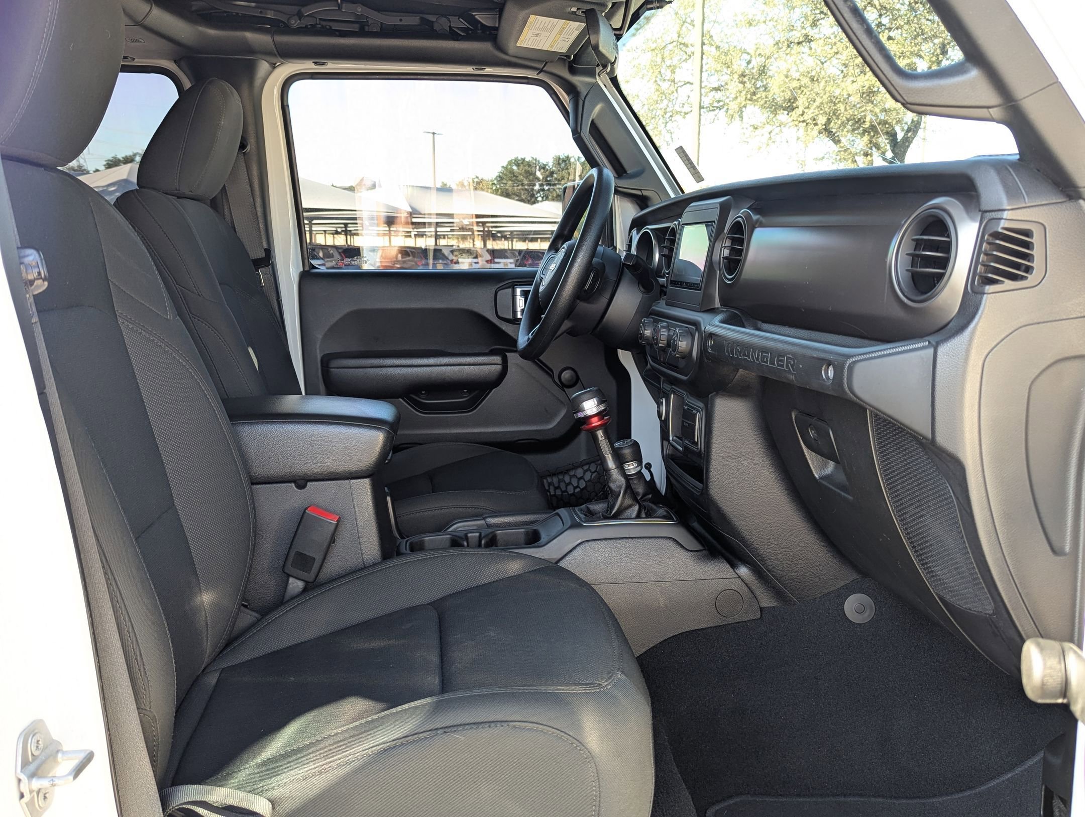 Used 2018 Jeep Wrangler Unlimited Sport image 22