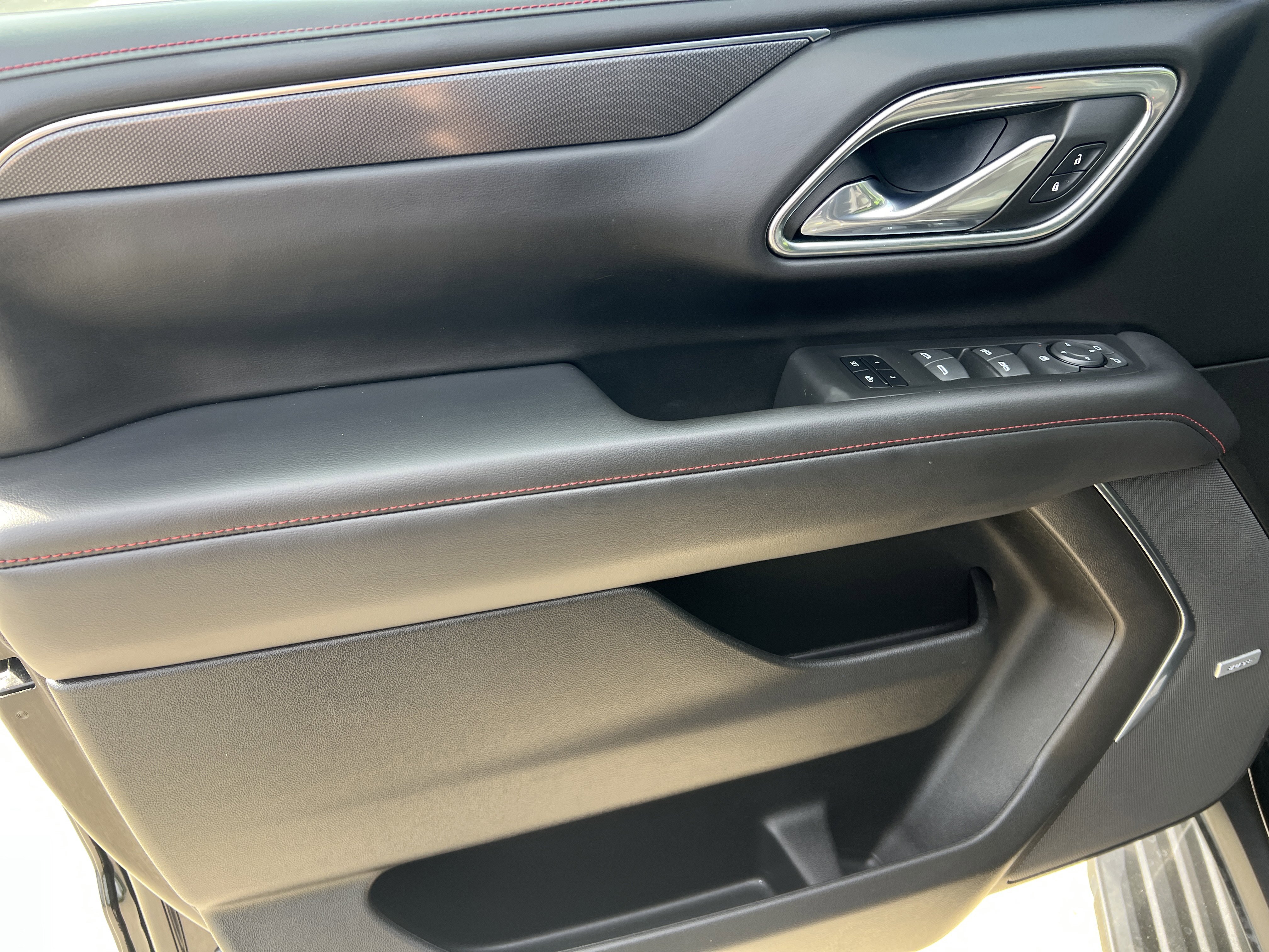 Used 2023 Chevrolet Tahoe RST RWD image 13