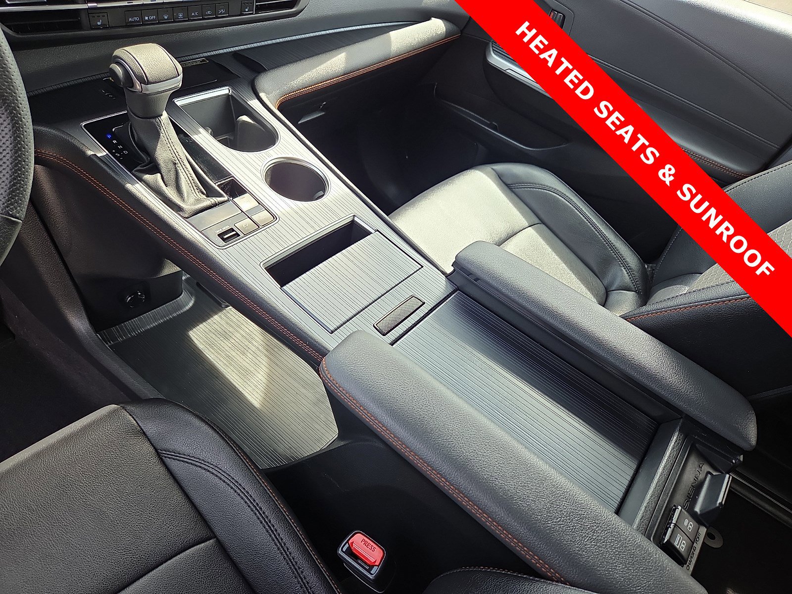 Used 2023 Toyota Sienna XSE w/ XSE Plus Package image 25