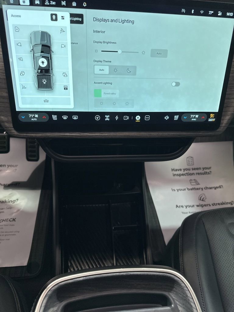 Used 2022 Rivian R1T Adventure image 32