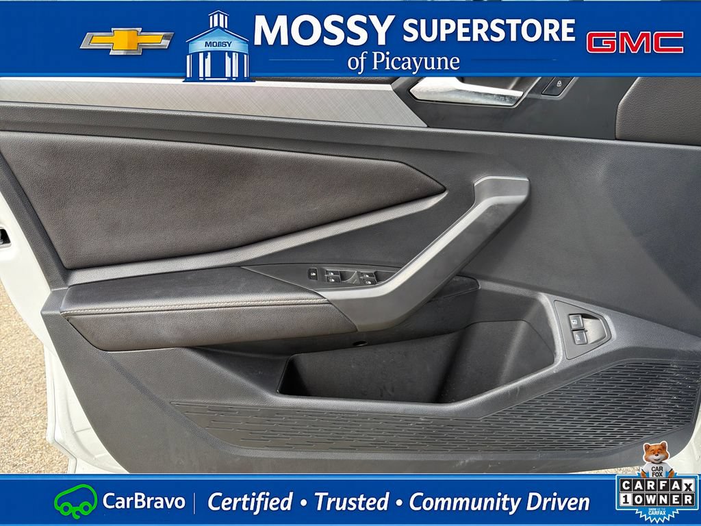 Used 2023 Volkswagen Jetta SE w/ Panoramic Sunroof Package FWD image 15