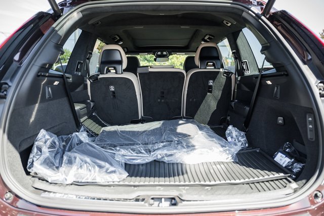 New 2026 Volvo XC90 B6 Ultra w/ Lounge Package image 9