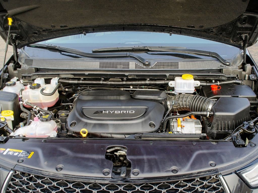 Used 2023 Chrysler Pacifica Limited image 10