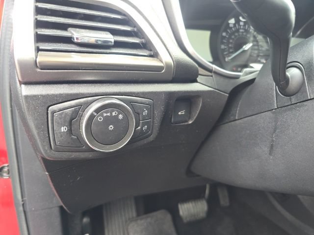 Used 2017 Ford Fusion SE w/ Fusion SE Technology Package FWD image 15