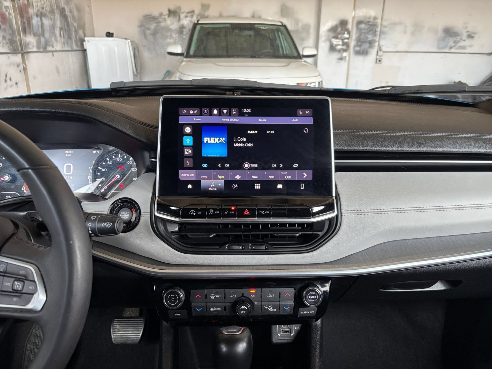 Used 2025 Jeep Compass Limited AWD/4WD image 16