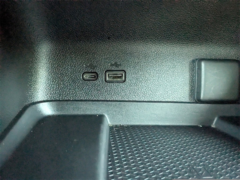 Certified 2025 Chevrolet Traverse LT image 18