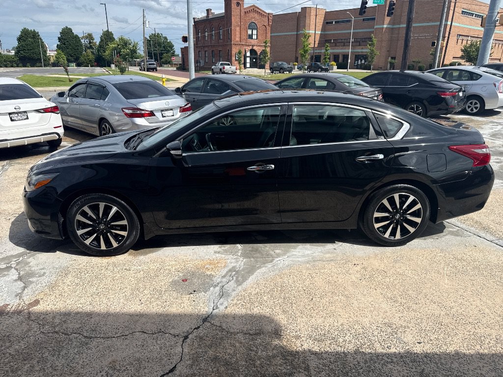 Used 2018 Nissan Altima 2.5 SL w/ 2.5 SL Technology Package FWD image 7