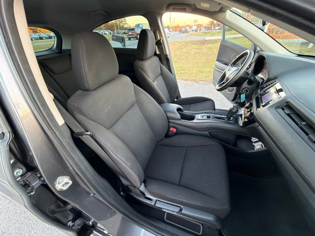 Used 2018 Honda HR-V LX image 26
